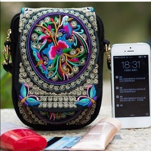 🌹🌹NWOT Embroidered Boho Crossbody Bag🌹🌹